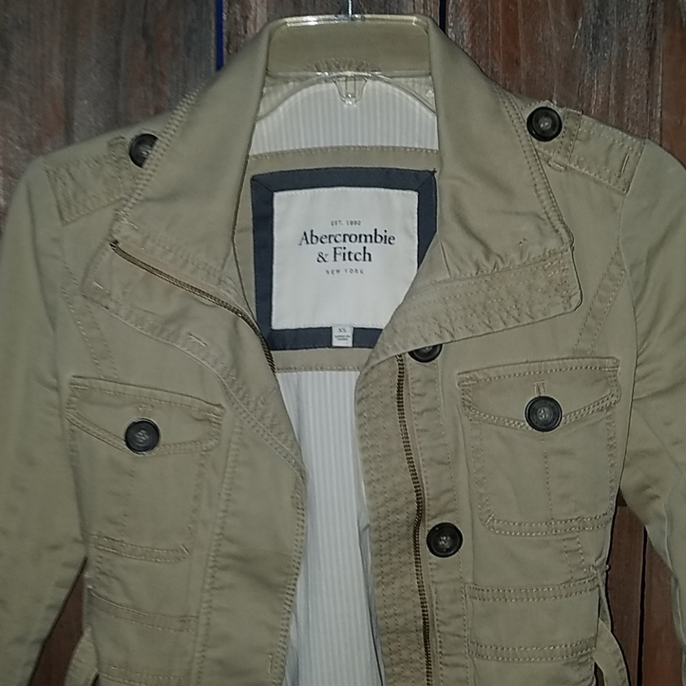 đź’•Abercrombie and Fitch jacketđź’• - Picture 2 of 8